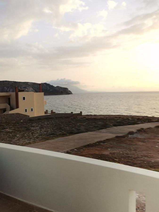 Arkasa Karpathos Seafront Paradisos Foiníkion Exterior foto